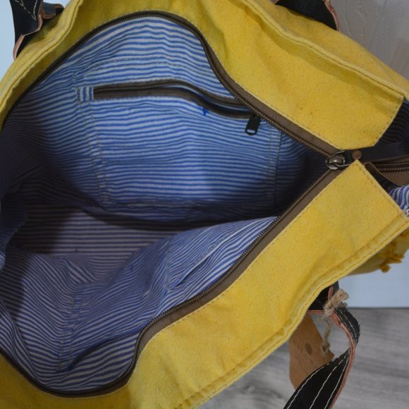 NWT Clea Ray Tote Bag - Picture 2 of 3